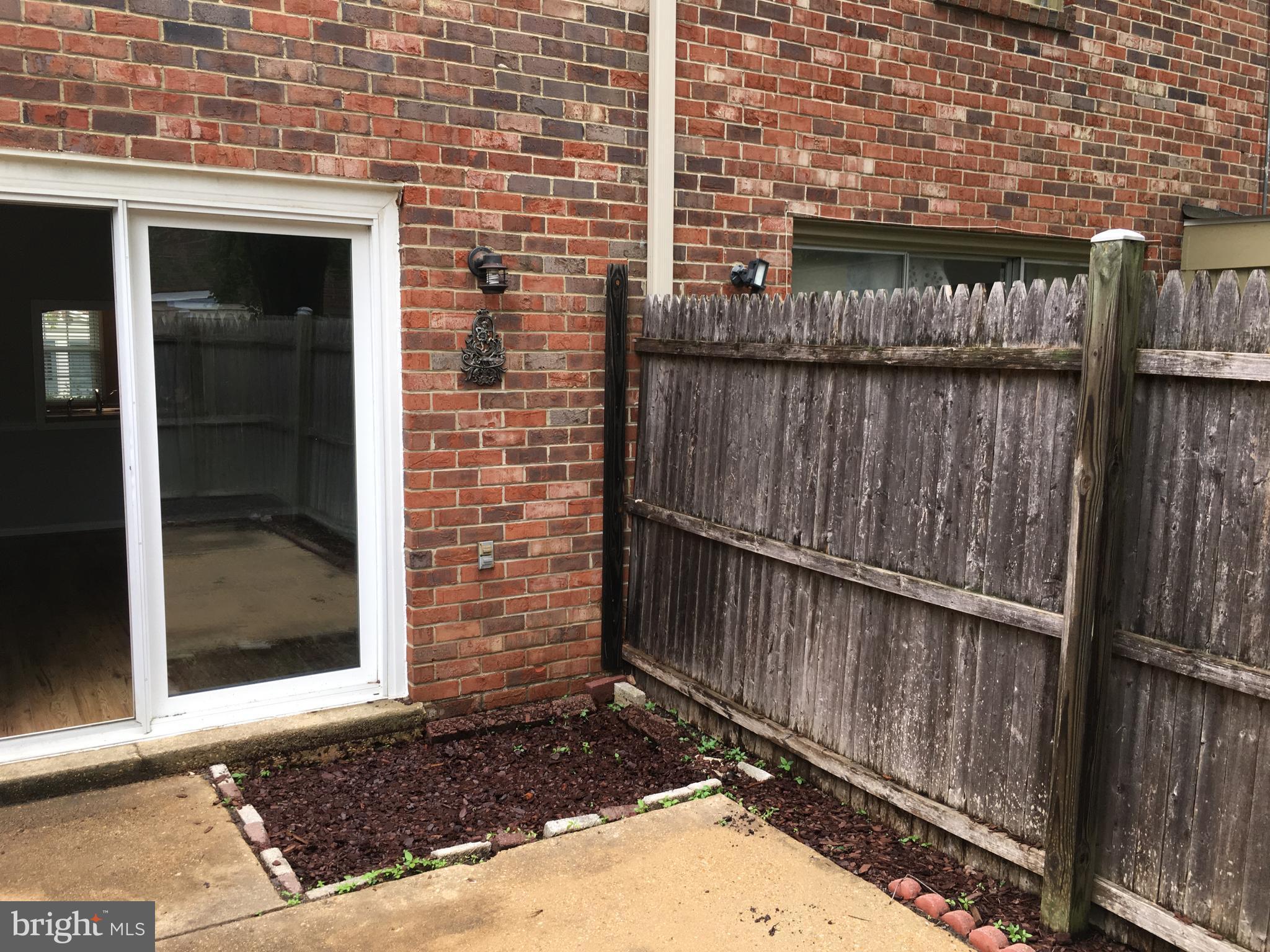 8541 Barrington Court, Unit 917 Springfield, VA 22152 - Photo 24 of 26 Exterior (Rear)