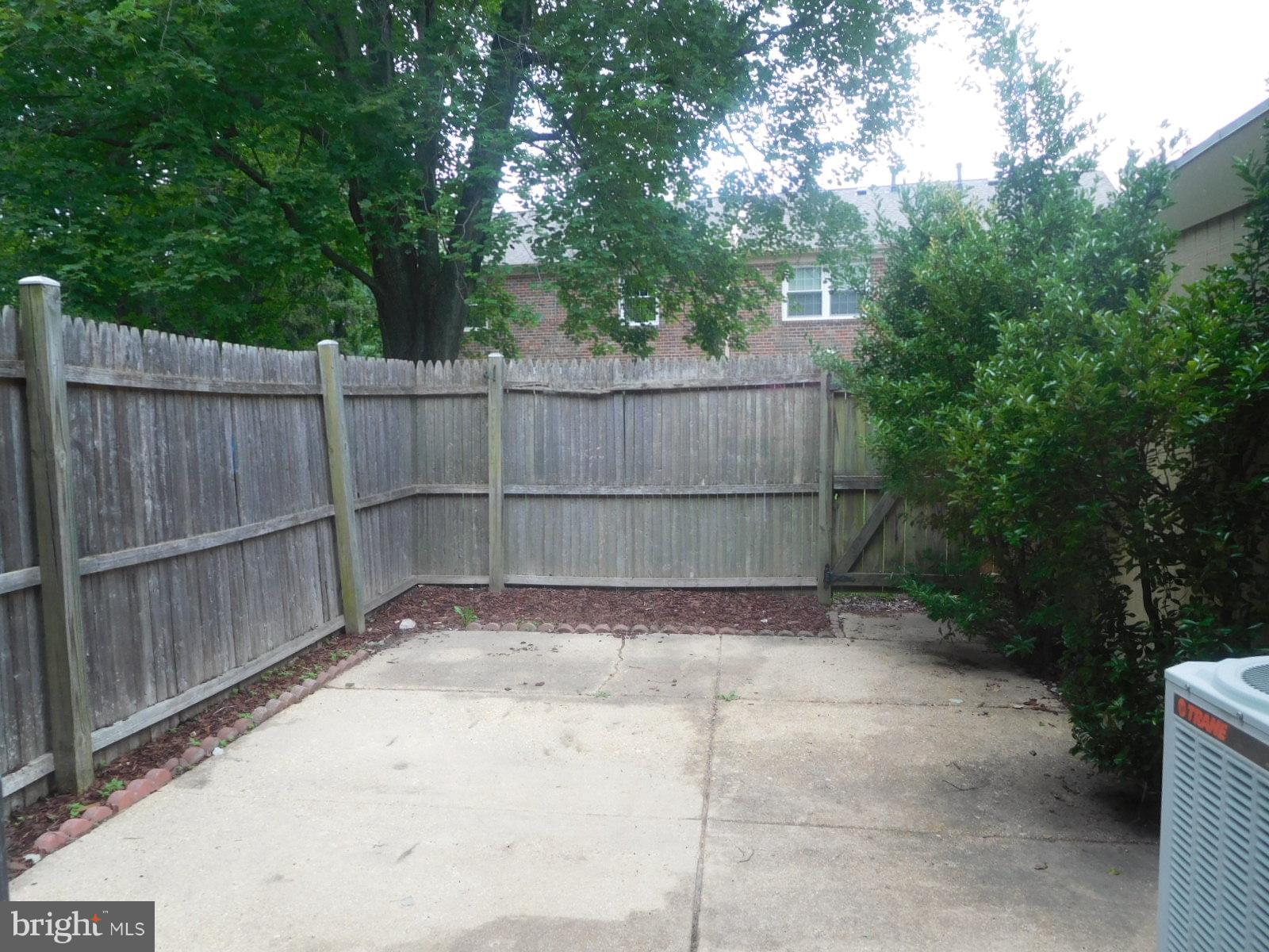8541 Barrington Court, Unit 917 Springfield, VA 22152 - Photo 25 of 26 Exterior (Rear)