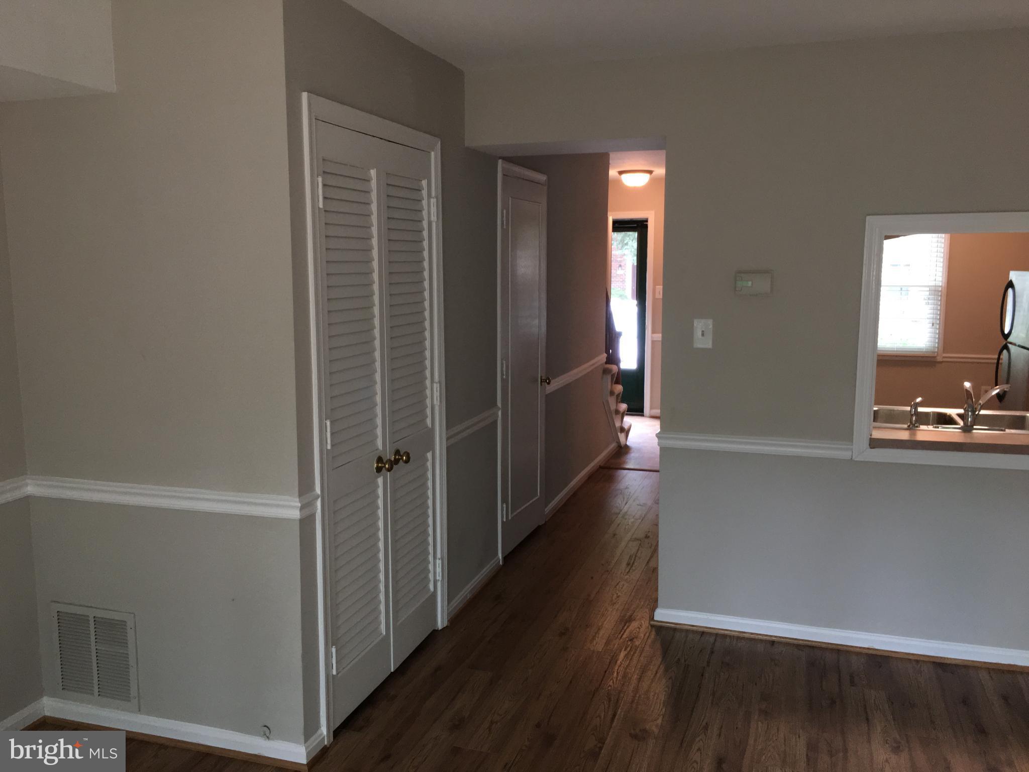 8541 Barrington Court, Unit 917 Springfield, VA 22152 - Photo 7 of 26 View to Foyer