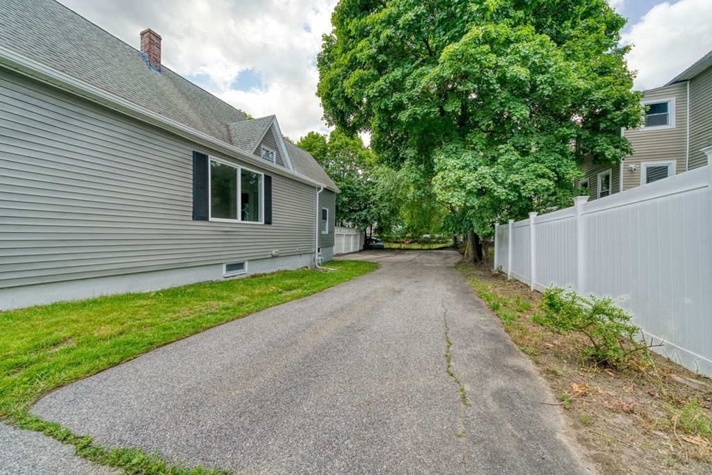 4 Mckinley Road Worcester, MA 01605 - Photo 3 of 42 Gallery Image 3