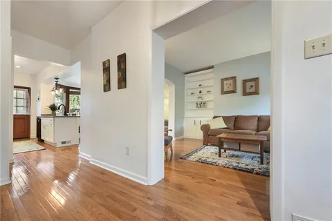 $300,000 | 2003 Delaware Avenue, Pittsburgh, PA 15218
