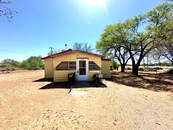 $77,000 | 1313 South 3rd Street, Tahoka, TX 79373