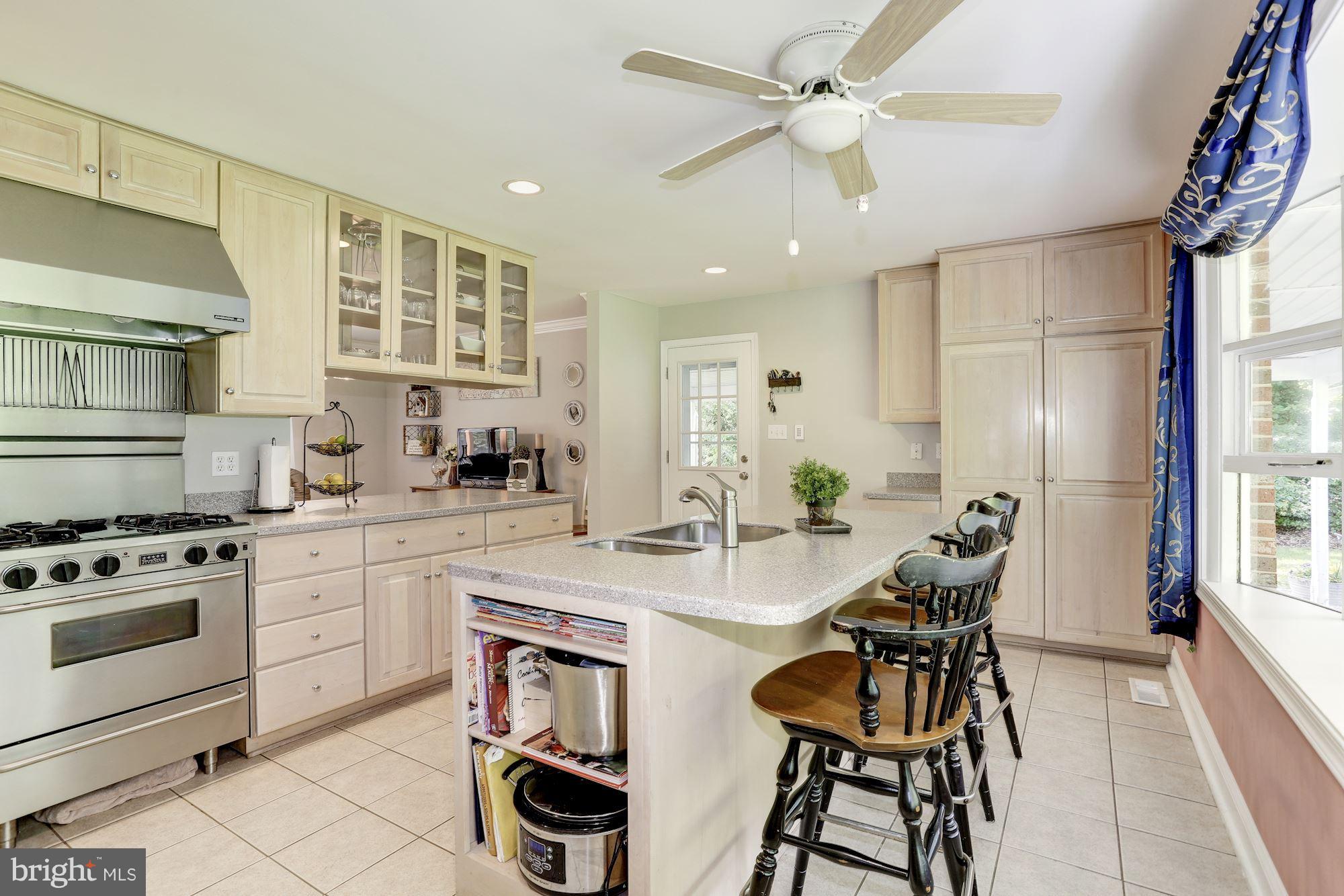 6433 Lochridge Road Columbia, MD 21044 - Photo 3 of 30 Kitchen