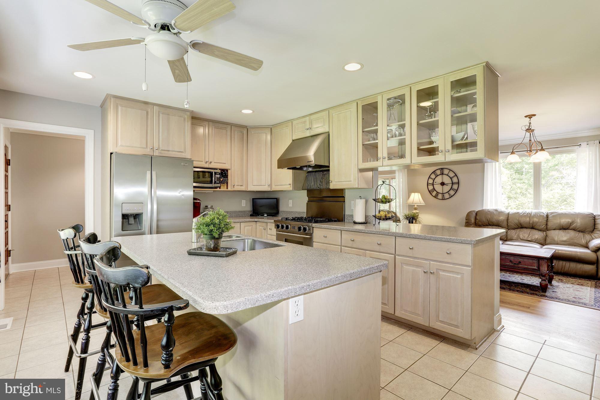 6433 Lochridge Road Columbia, MD 21044 - Photo 4 of 30 Kitchen