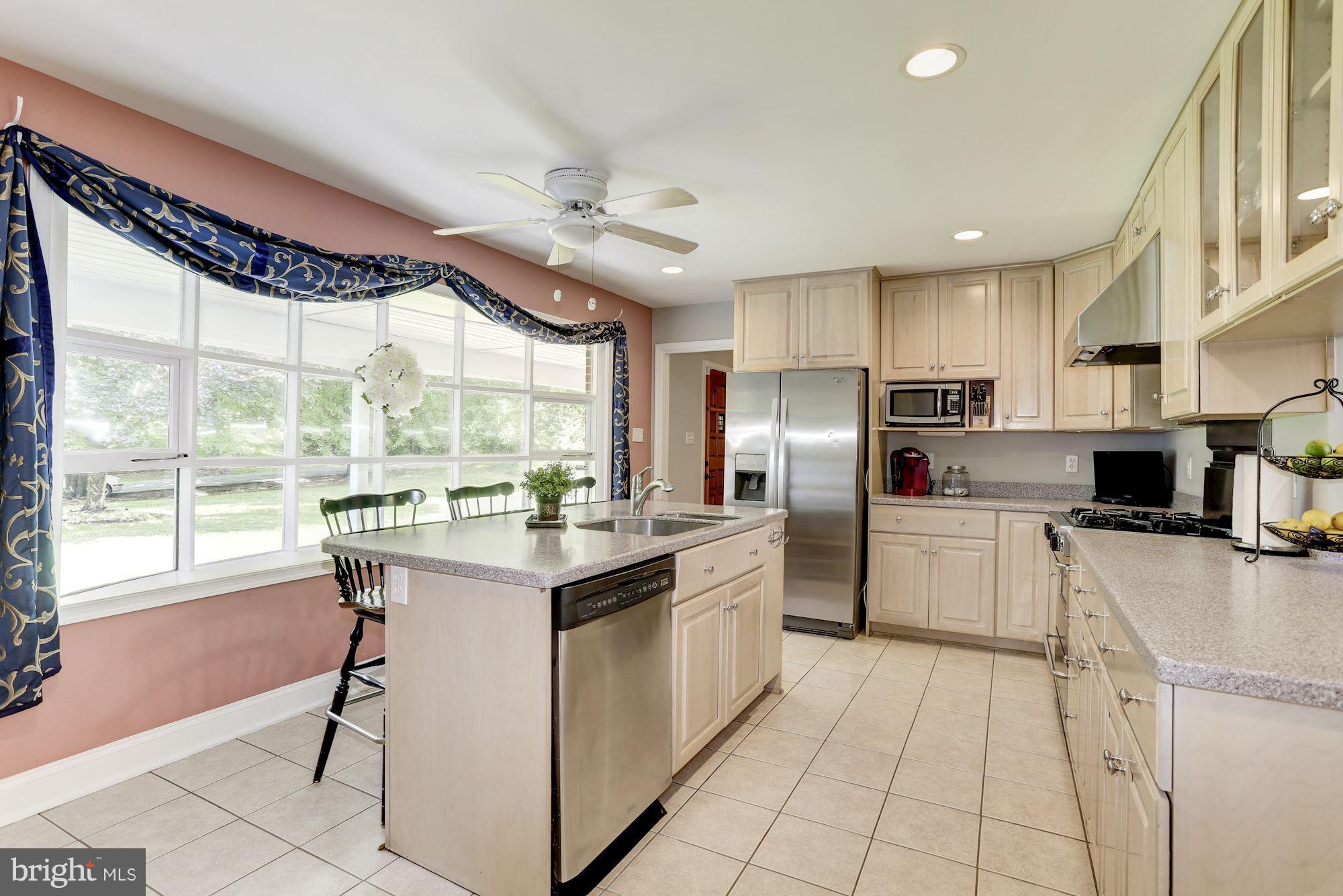 6433 Lochridge Road Columbia, MD 21044 - Photo 5 of 30 Kitchen