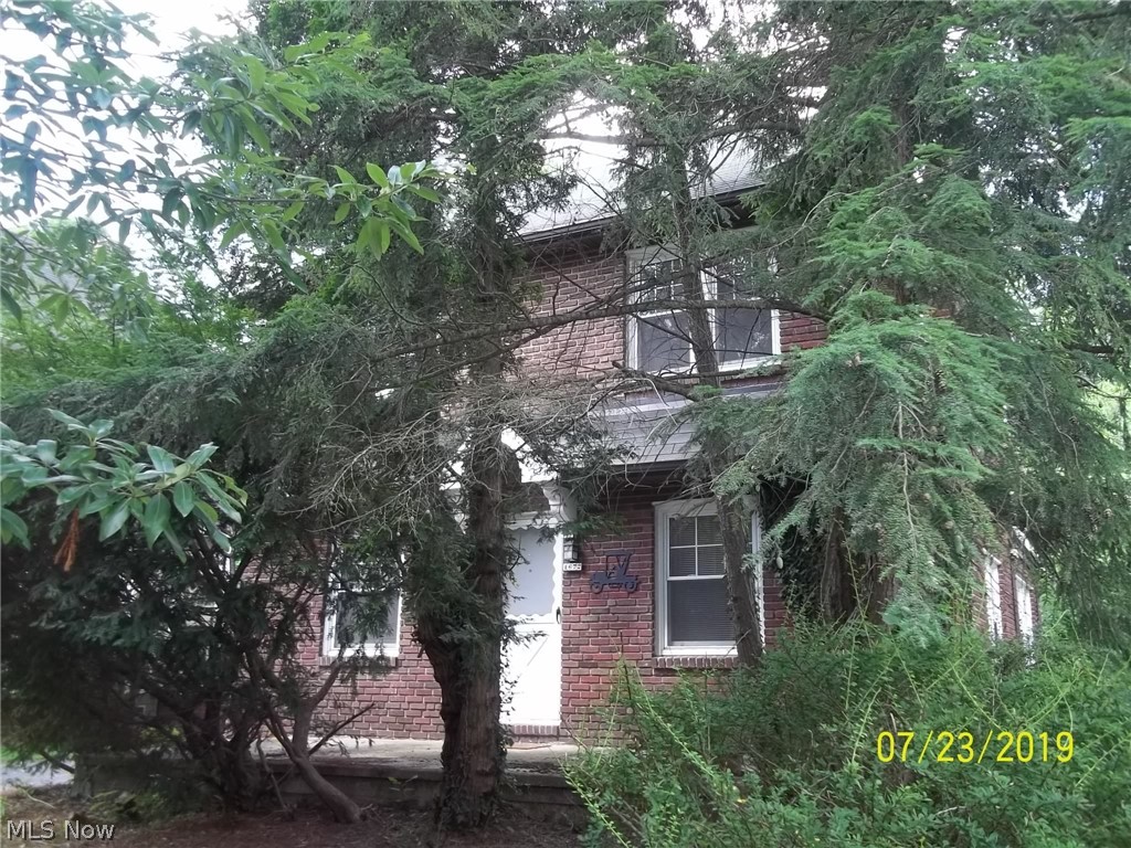 1672 Wood Road Cleveland Heights, OH 44121 - Photo 2 of 23