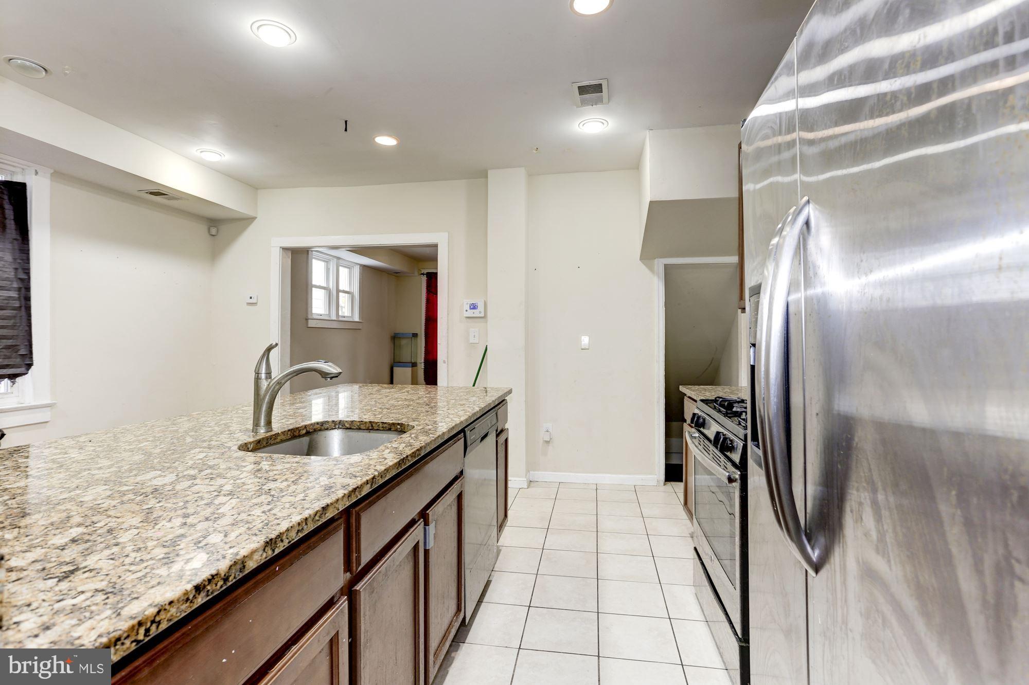 653 Raleigh Place Southeast Washington, DC 20032 - Photo 7 of 21 Gallery Image 7