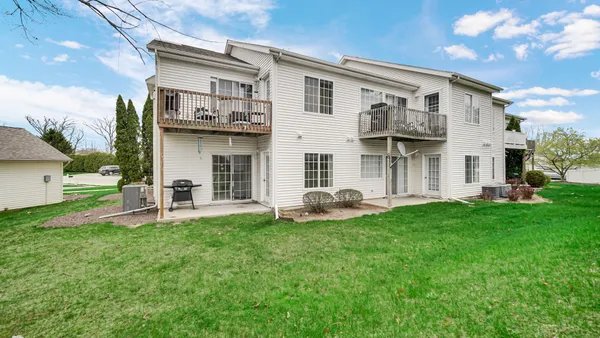 $210,000 | 3001 Columbine Circle, Unit F, Valparaiso, IN 46383