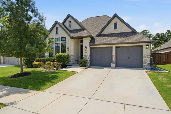 $609,900 | 904 Fallbrook Avenue, Denton, TX 76210