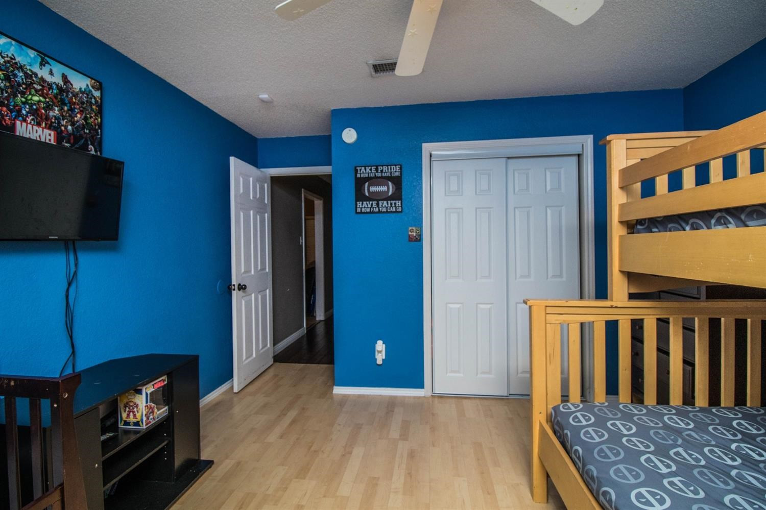 5821 89th Street Lubbock, TX 79424 - Photo 15 of 19 a view of livingroom with furniture and a flat screen tv