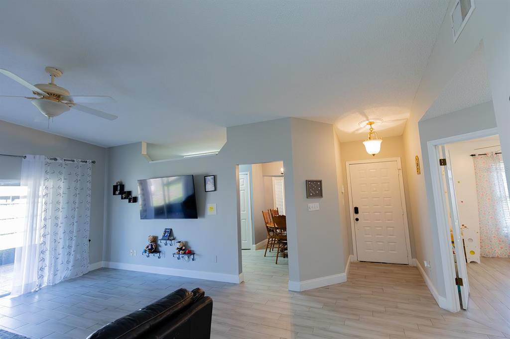 14000 Annhurst Court Orlando, FL 32826 - Photo 4 of 30