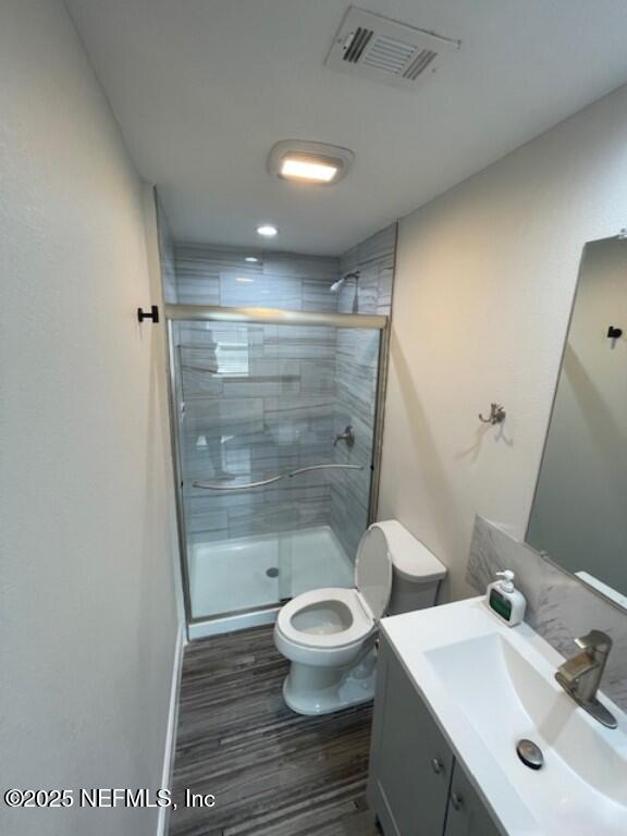 14014 Lem Turner Road Jacksonville, FL 32218 - Photo 23 of 25 a bathroom with a sink and a mirror