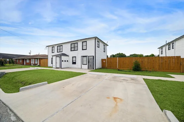 $550,000 | 904 Beverly Avenue, Pasadena, TX 77506