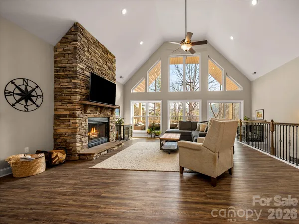 $1,125,000 | 666 Never Blue Road, Flat Rock, NC 28731