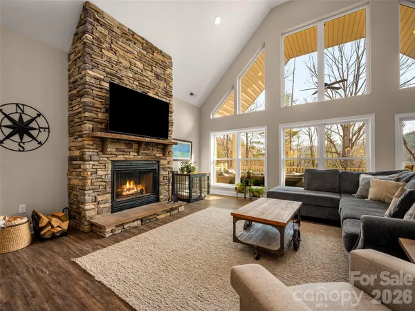 $1,125,000 | 666 Never Blue Road, Flat Rock, NC 28731