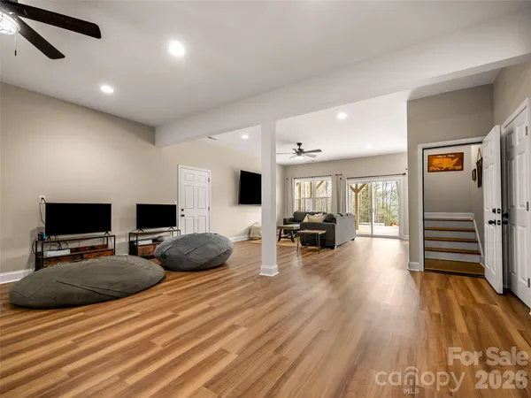 $1,125,000 | 666 Never Blue Road, Flat Rock, NC 28731