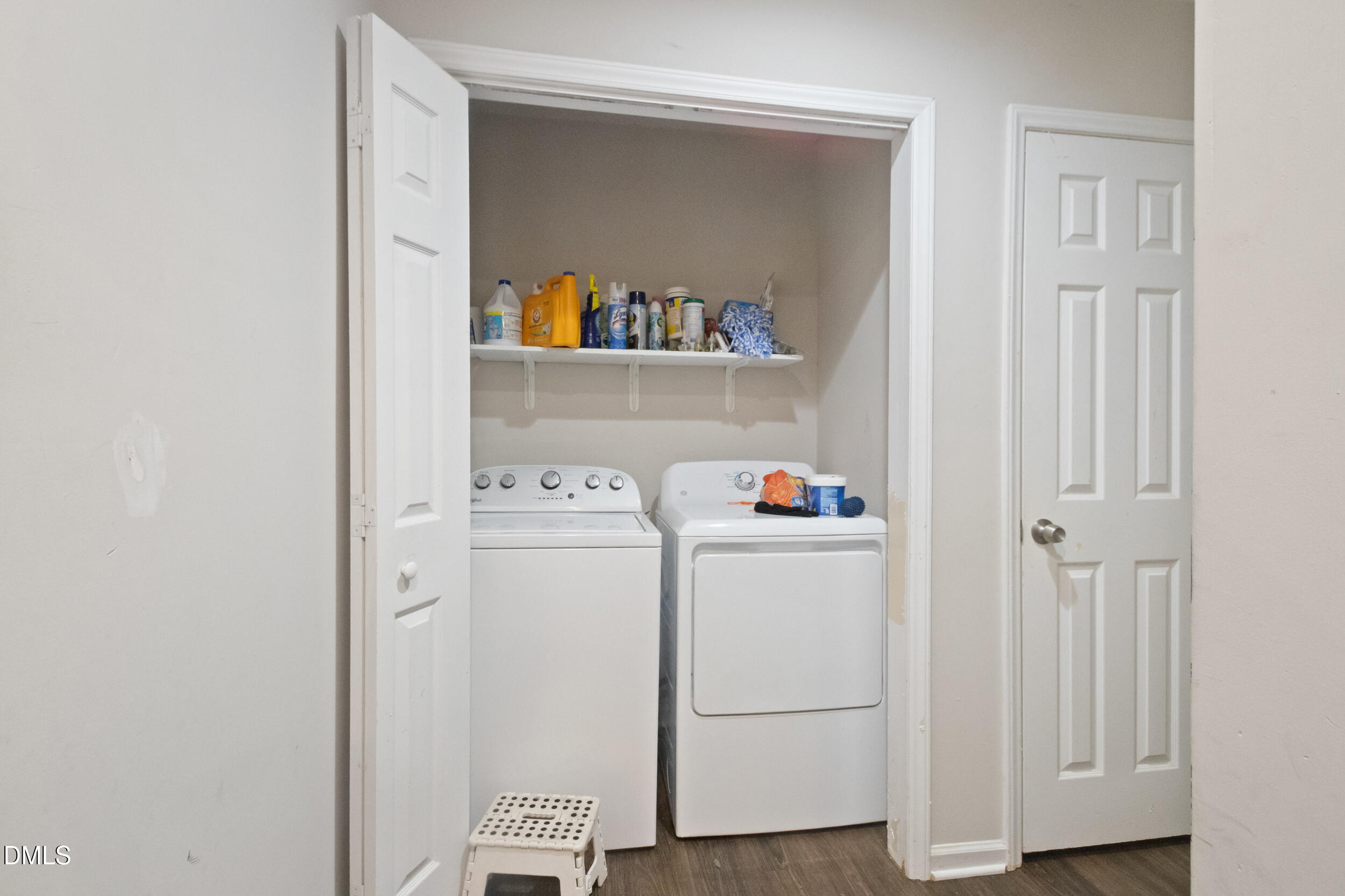 2930 Thomas Road Henderson, NC 27537 - Photo 7 of 17 a utility room with dryer and washer