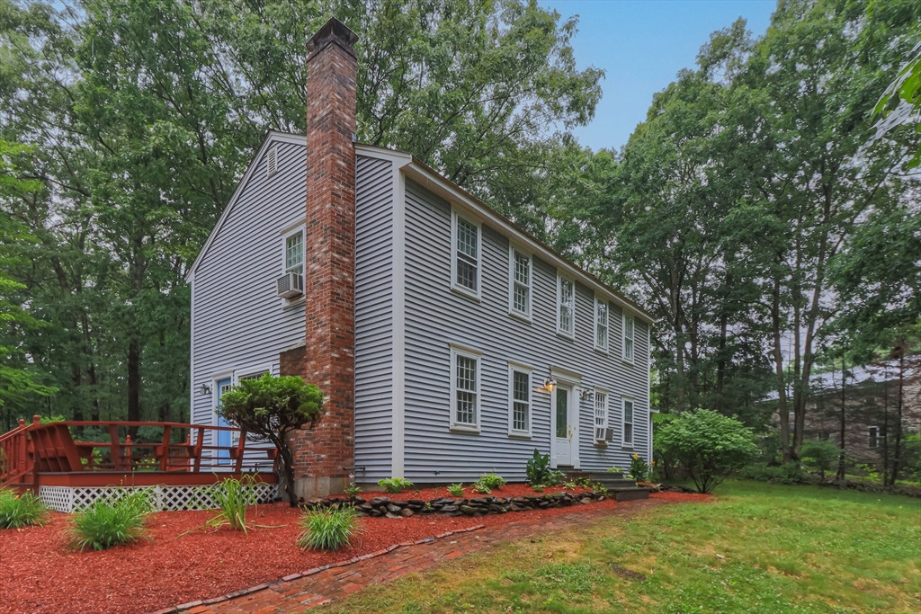 551 Old Dunstable Road Groton, MA 01450 - Photo 3 of 36
