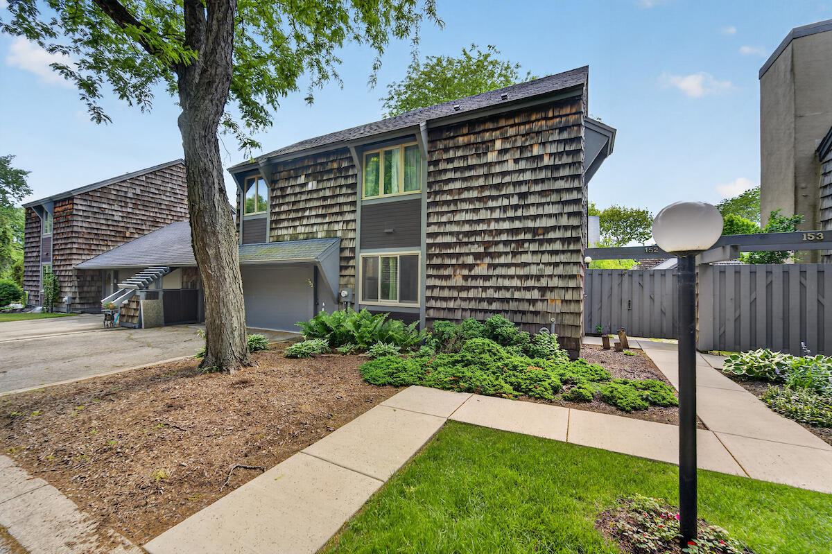 152 Lakefield Court Wind Point, WI 53402 - Photo 1 of 40 Awesome Wind Meadows condo