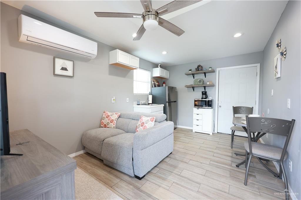 205 Guerra Avenue Weslaco, TX 78596 - Photo 4 of 13