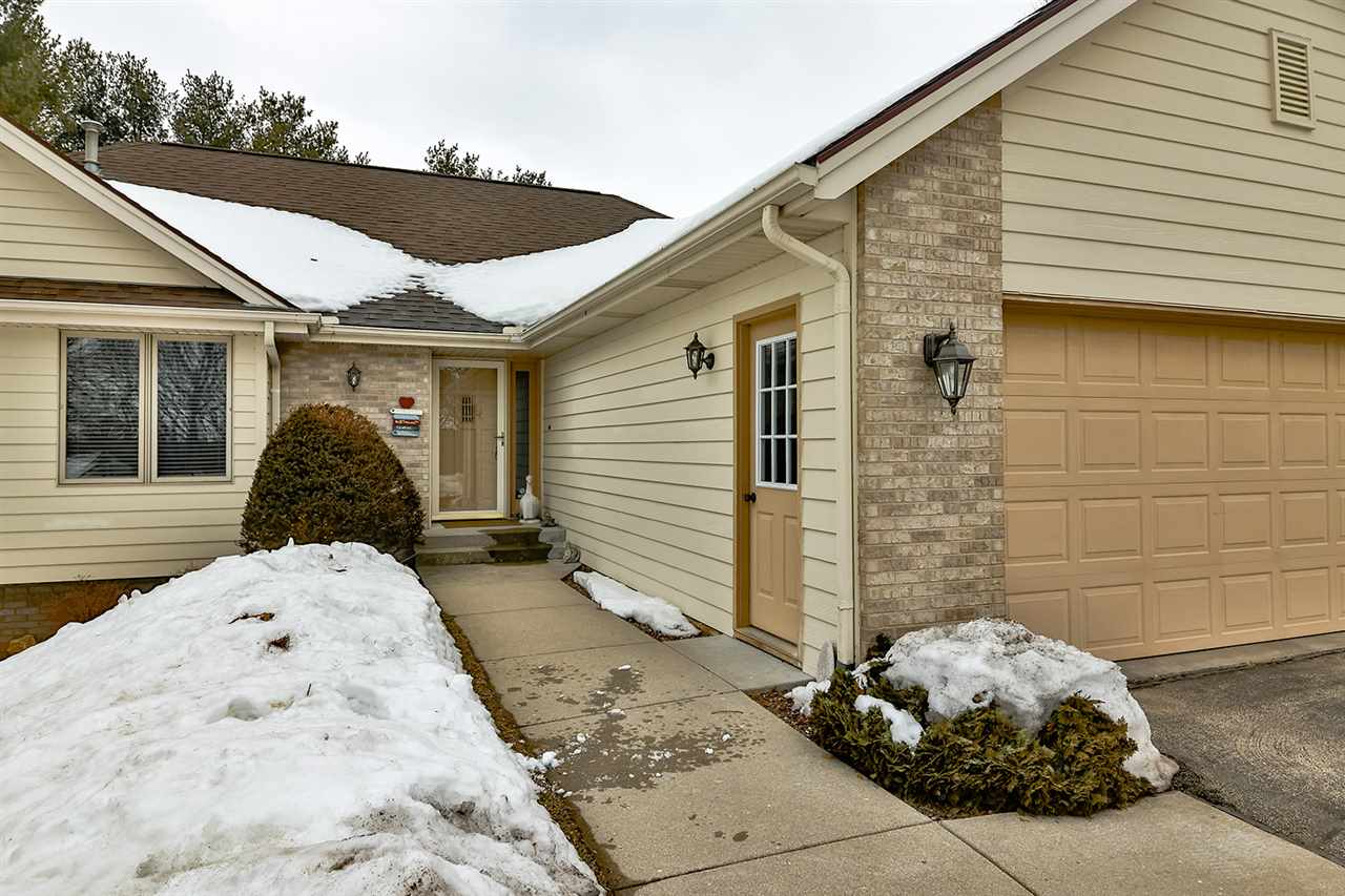 8112 McCurry Road Roscoe, IL 61073 - Photo 2 of 30