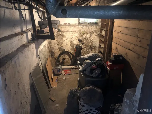 $89,900 | 129 12th Street, Niagara Falls, NY 14303