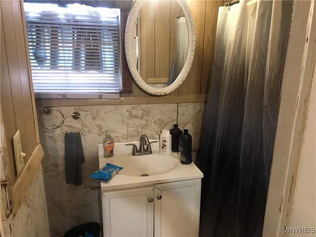 $89,900 | 129 12th Street, Niagara Falls, NY 14303