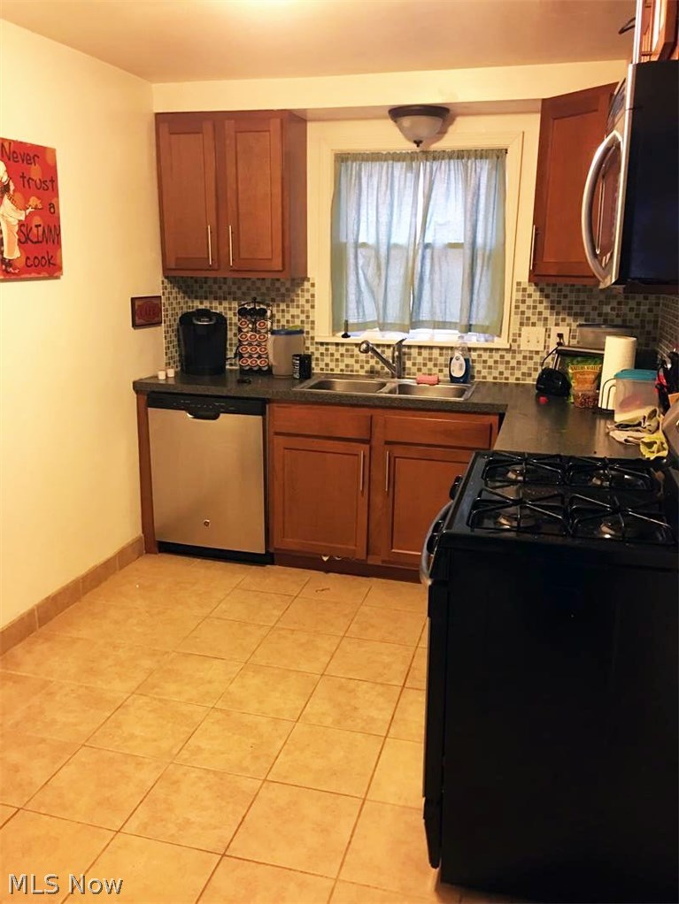 13650 Cedar Road Cleveland, OH 44118 - Photo 3 of 11