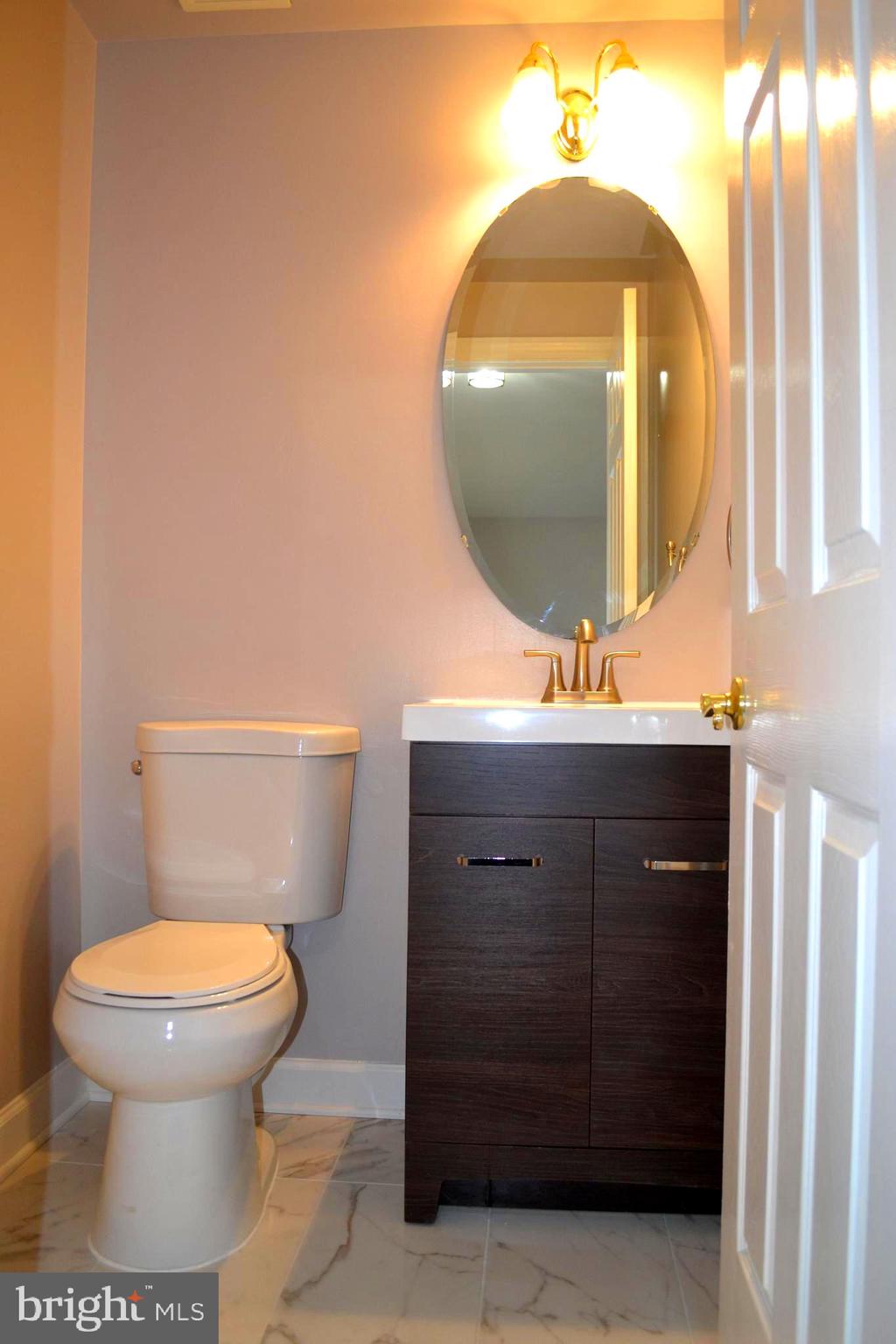 2048 Madrillon Road Vienna, VA 22182 - Photo 17 of 56 Powder Room