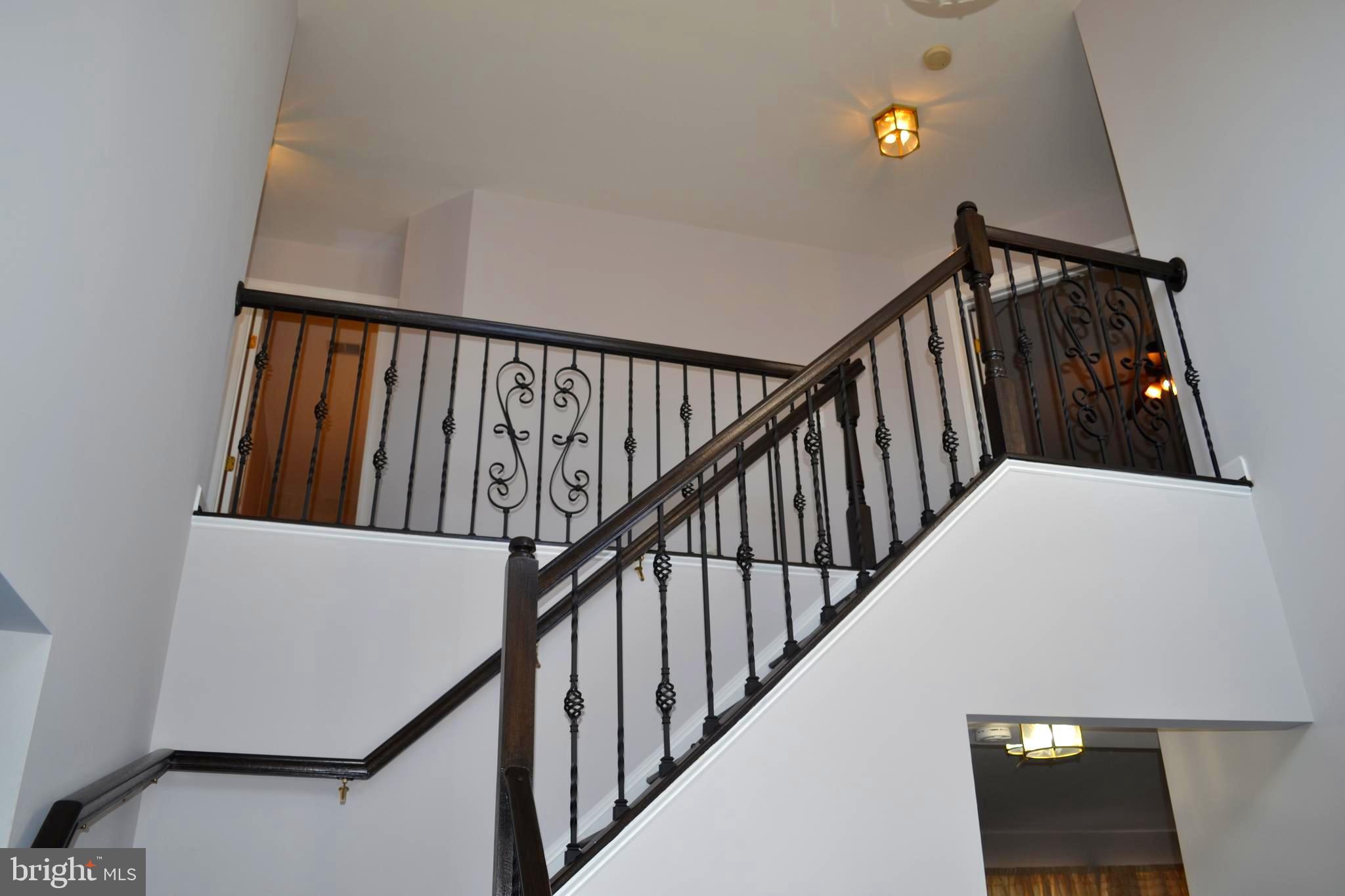 2048 Madrillon Road Vienna, VA 22182 - Photo 18 of 56 Interior View