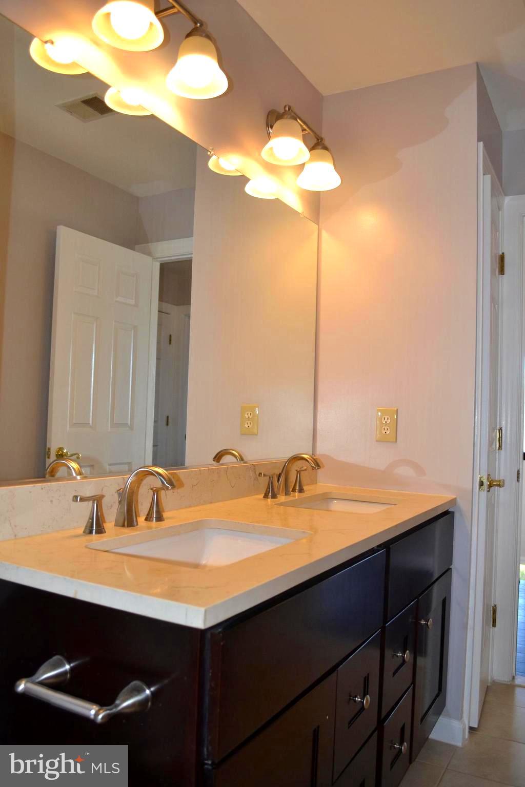 2048 Madrillon Road Vienna, VA 22182 - Photo 40 of 56 Hallway Full Bathroom