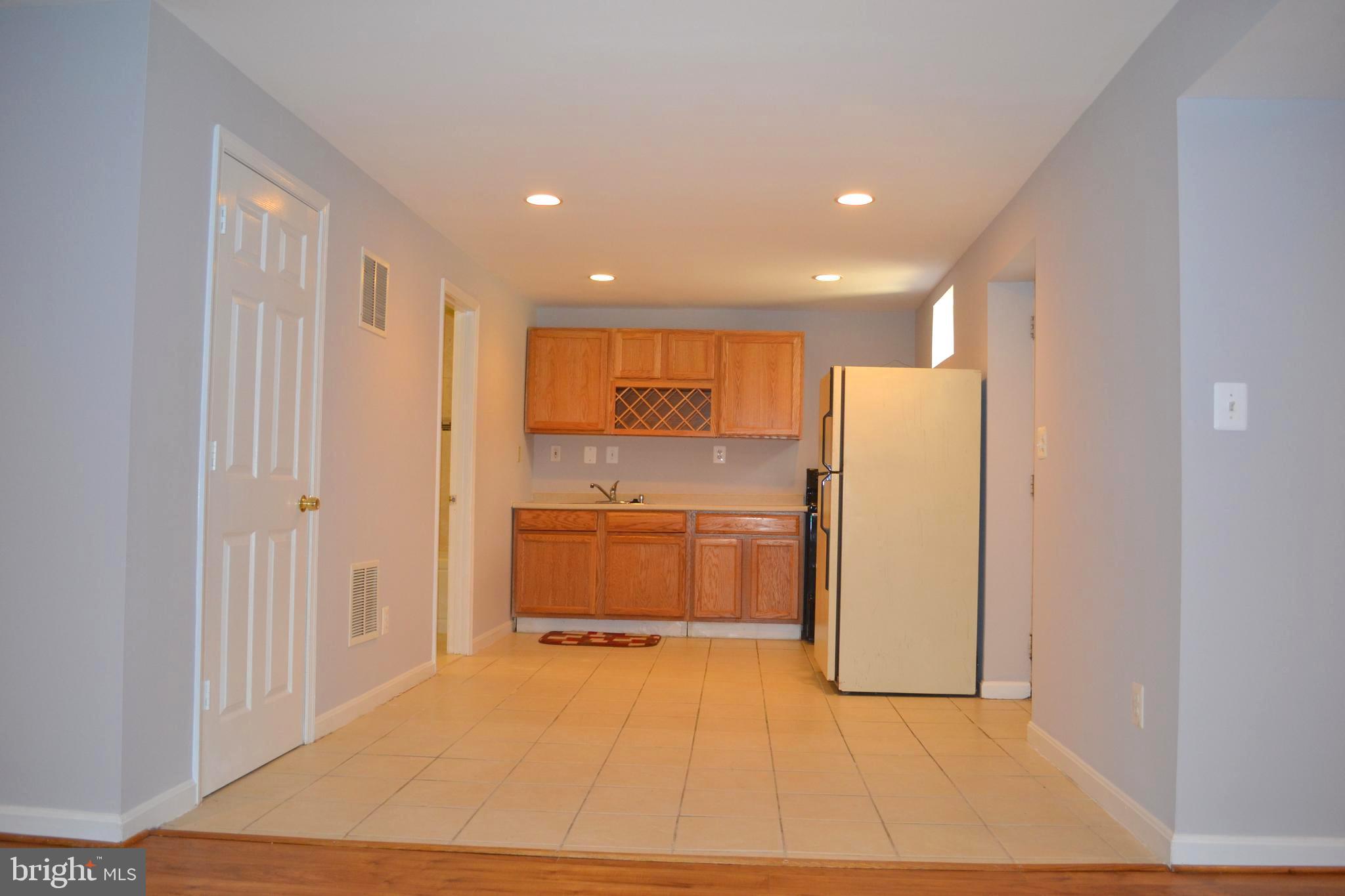 2048 Madrillon Road Vienna, VA 22182 - Photo 46 of 56 Wet Bar