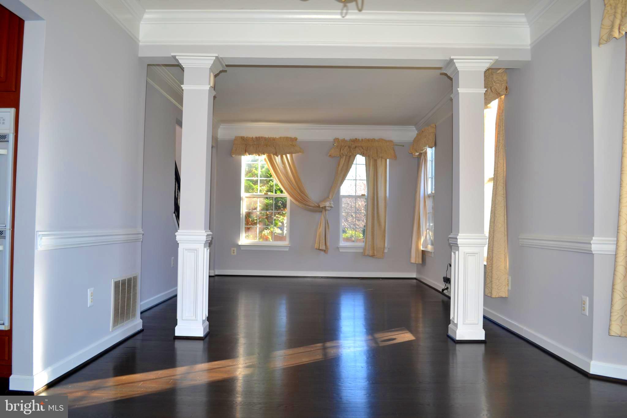 2048 Madrillon Road Vienna, VA 22182 - Photo 8 of 56 Living Room