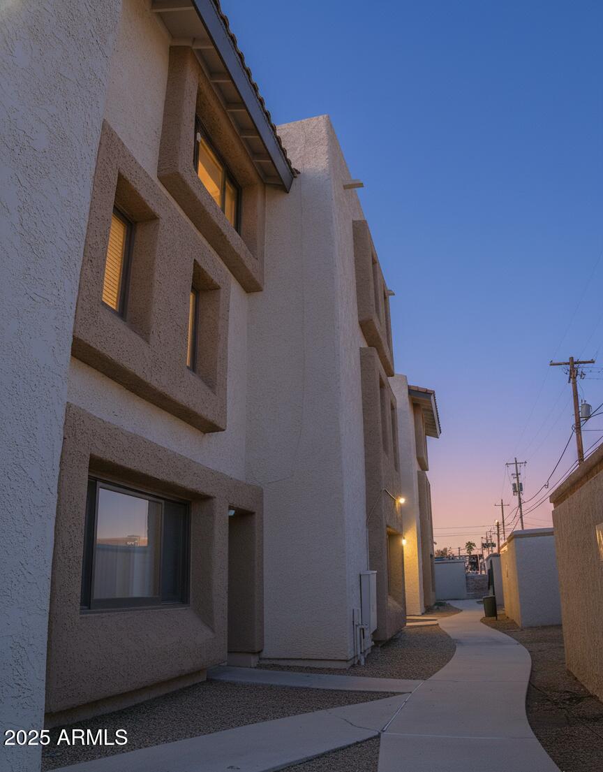 2021 East Osborn Road, Unit 5 Phoenix, AZ 85016 - Photo 2 of 10 Entrance