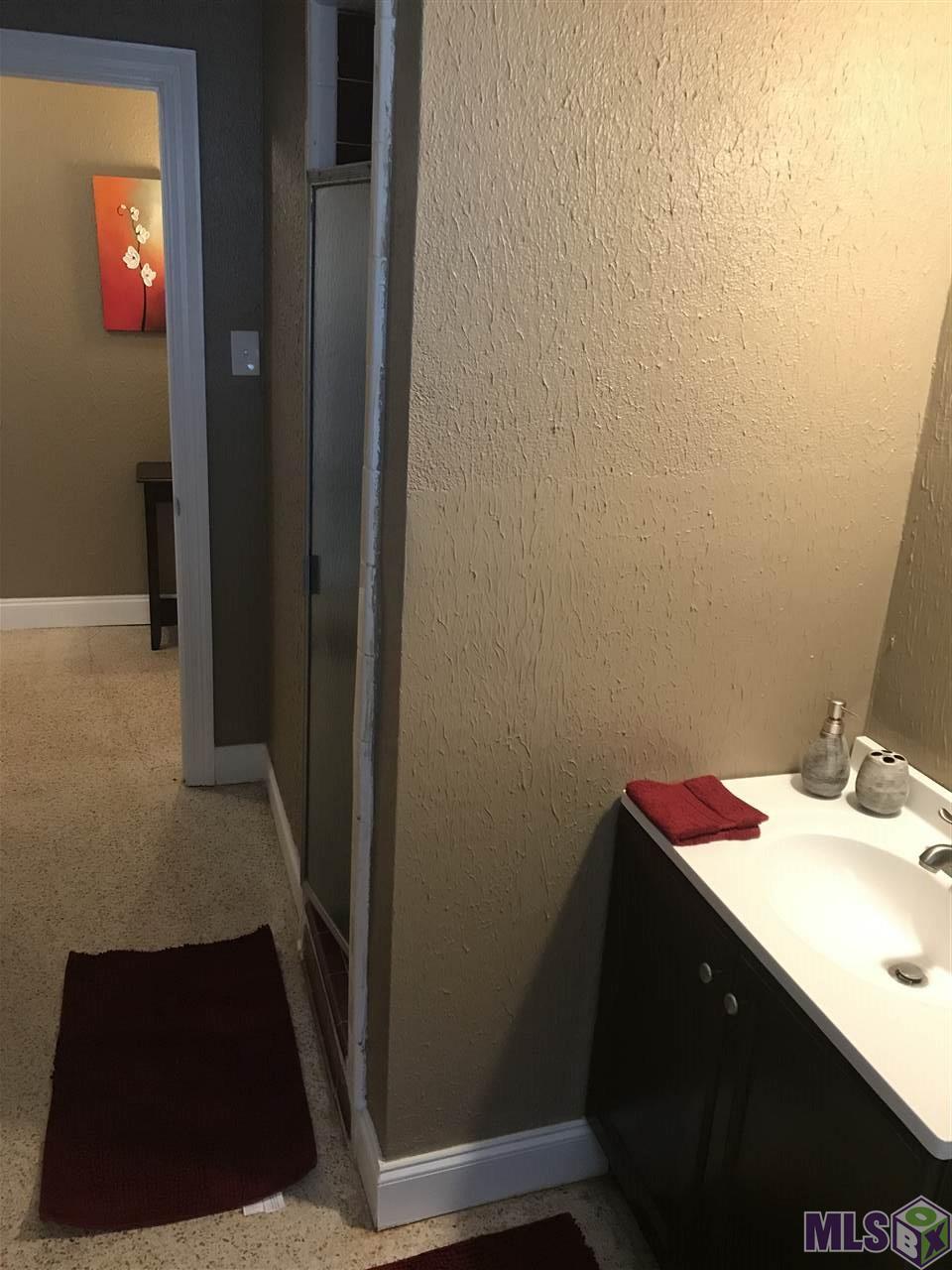 3824 Hollywood Street Baton Rouge, LA 70805 - Photo 11 of 22 Bathroom 1