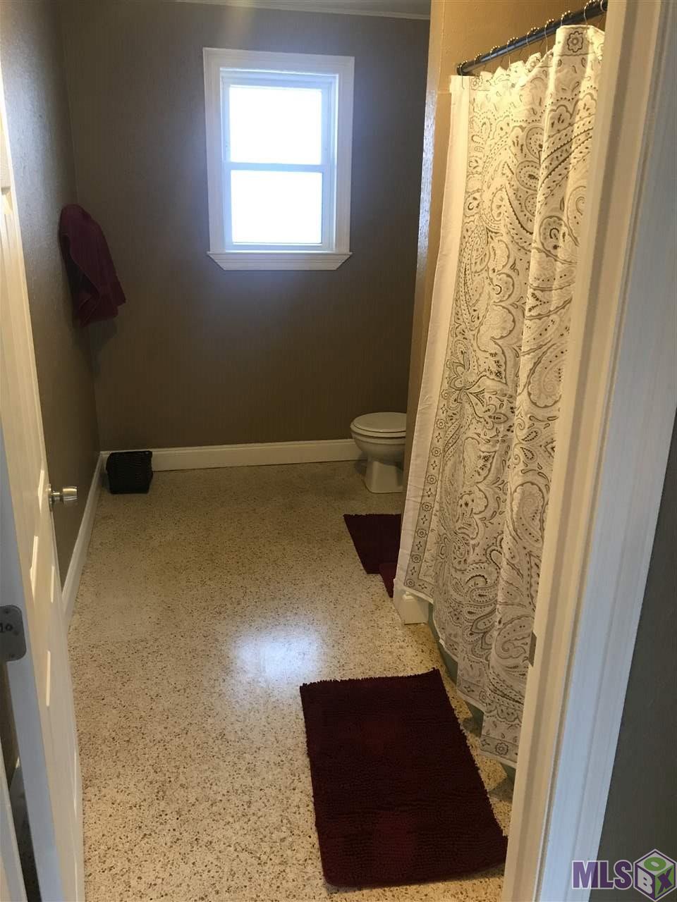 3824 Hollywood Street Baton Rouge, LA 70805 - Photo 12 of 22 Bathroom 2