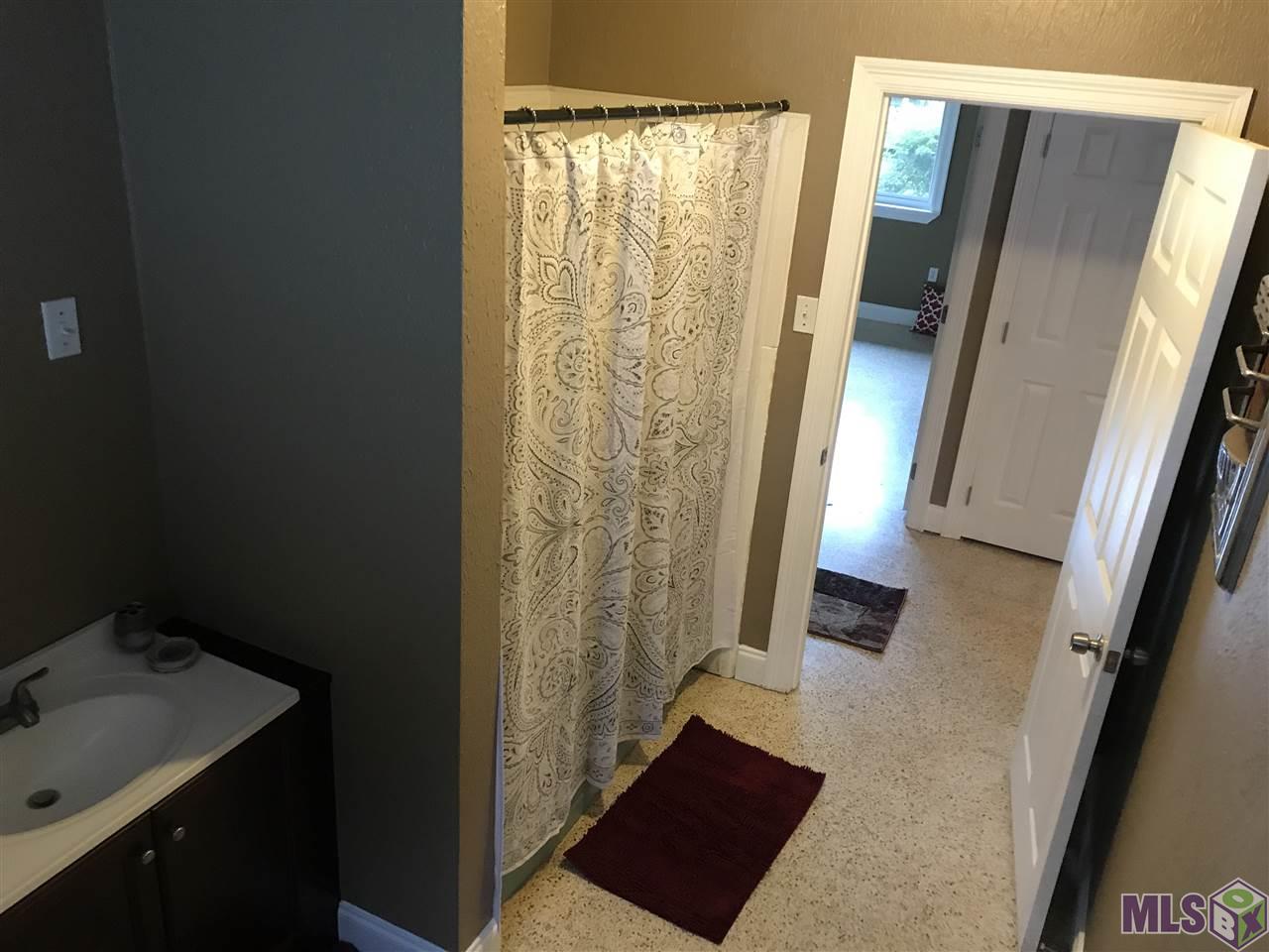 3824 Hollywood Street Baton Rouge, LA 70805 - Photo 13 of 22 Bathroom 2