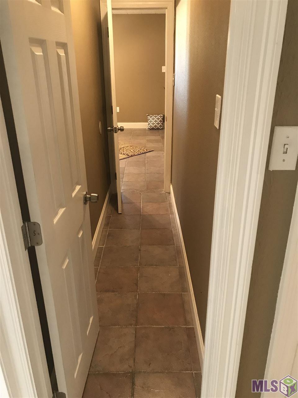 3824 Hollywood Street Baton Rouge, LA 70805 - Photo 17 of 22 Master Hall