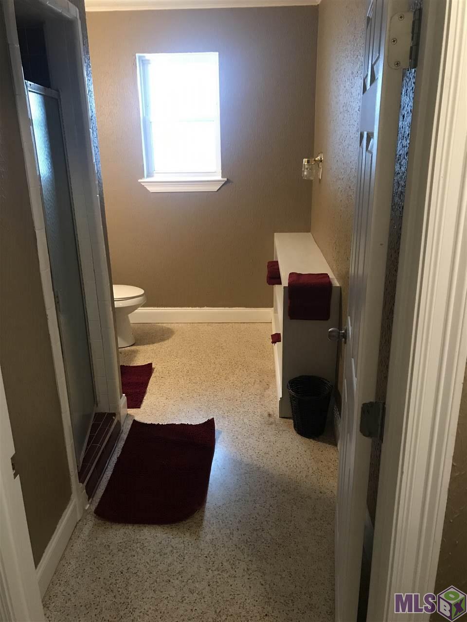 3824 Hollywood Street Baton Rouge, LA 70805 - Photo 10 of 22 Bathroom 1