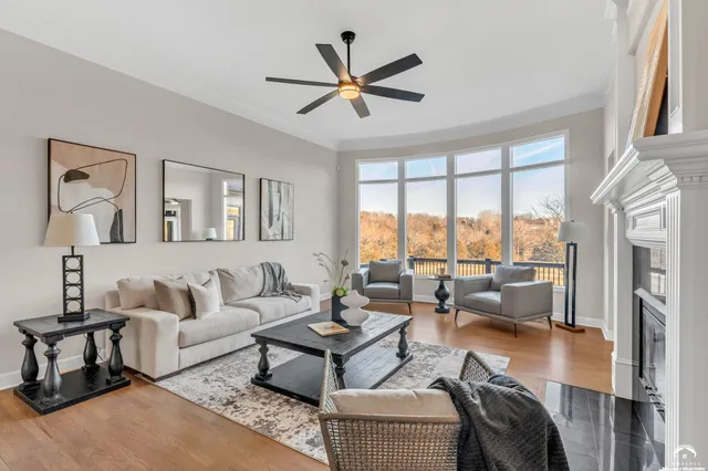 $1,295,000 | 927 North 1464th Road, Lawrence, KS 66049