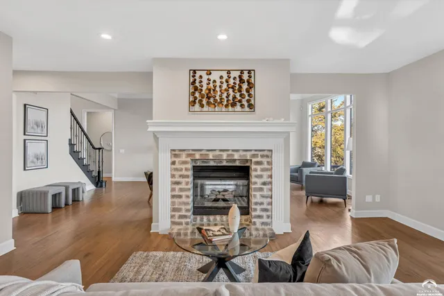 $1,295,000 | 927 North 1464th Road, Lawrence, KS 66049