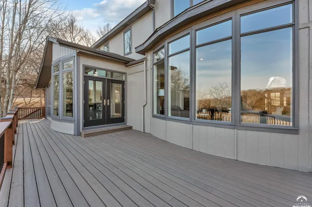 $1,295,000 | 927 North 1464th Road, Lawrence, KS 66049