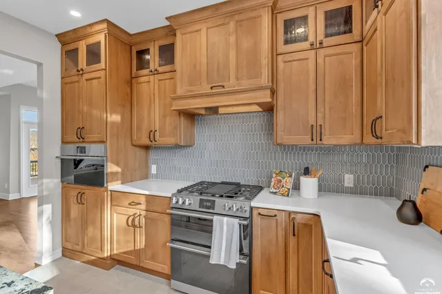 $1,295,000 | 927 North 1464th Road, Lawrence, KS 66049