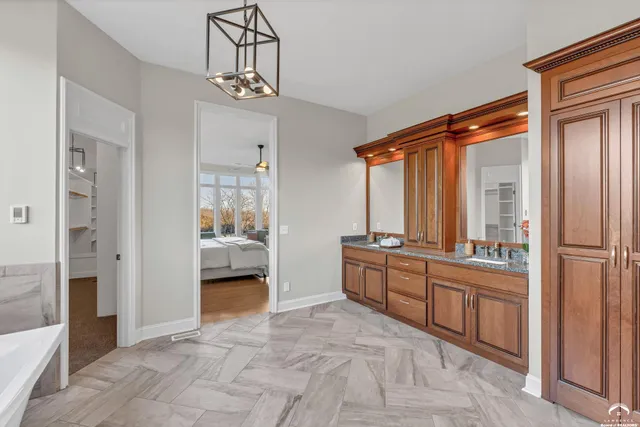 $1,295,000 | 927 North 1464th Road, Lawrence, KS 66049