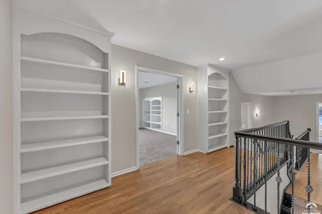 $1,295,000 | 927 North 1464th Road, Lawrence, KS 66049