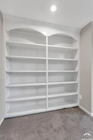 $1,295,000 | 927 North 1464th Road, Lawrence, KS 66049