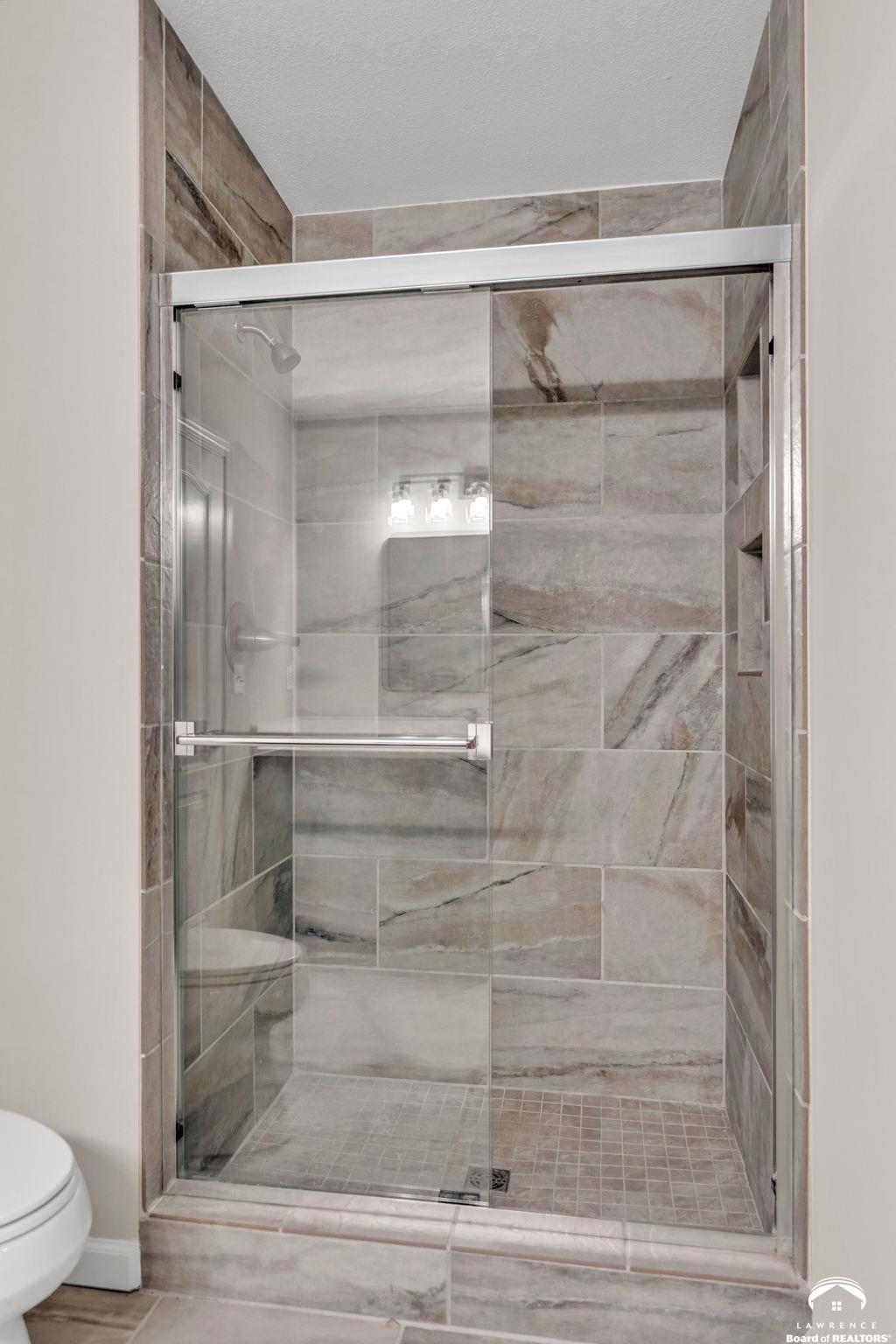 927 North 1464th Road Lawrence, KS 66049 - Photo 65 of 98