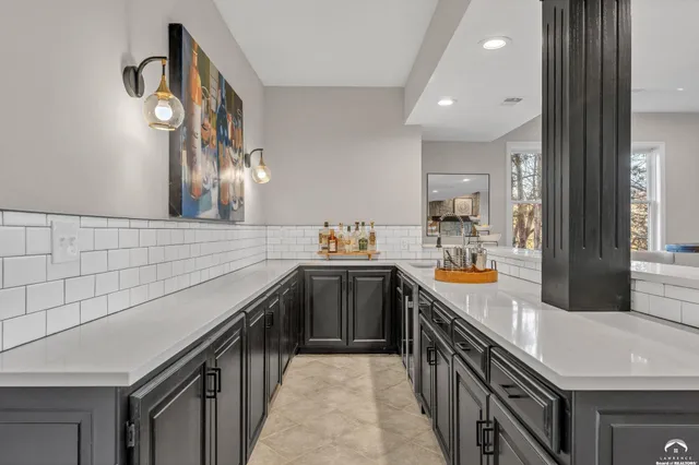 $1,295,000 | 927 North 1464th Road, Lawrence, KS 66049