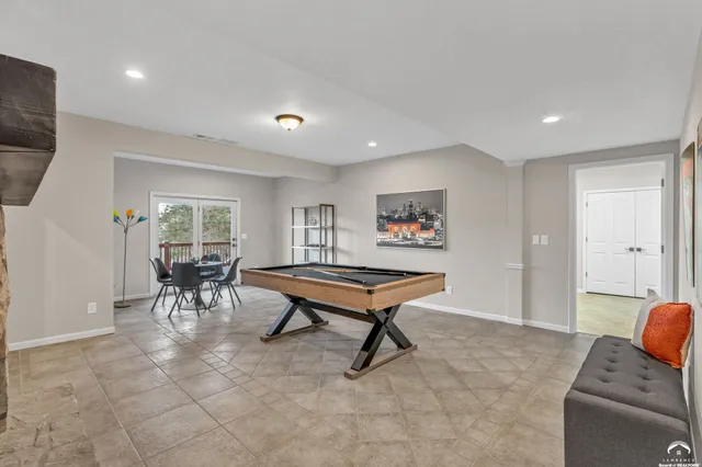 $1,295,000 | 927 North 1464th Road, Lawrence, KS 66049