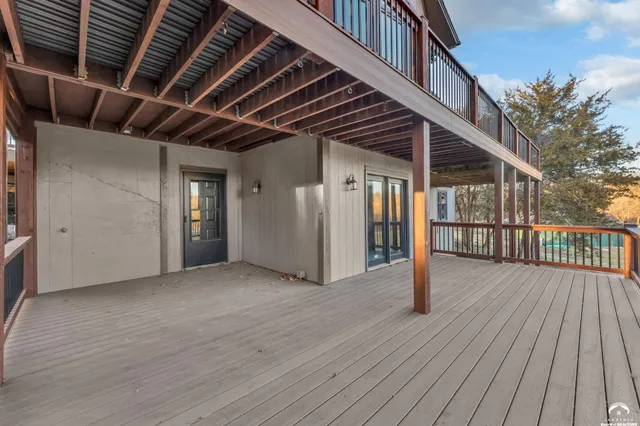 $1,295,000 | 927 North 1464th Road, Lawrence, KS 66049